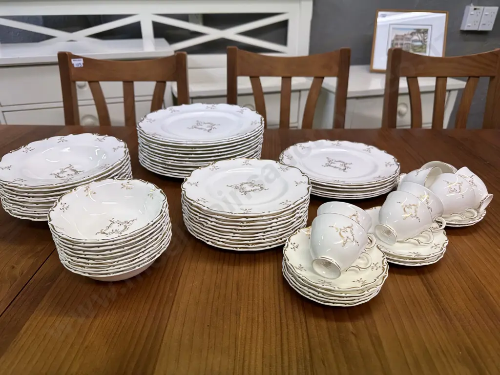 Royal Doulton English Fine China "Monteige" Dinner Ware & Demi Cups & Saucers #H4954 66 Pieces Image 1++